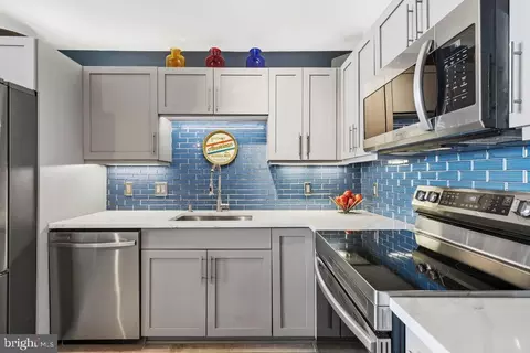 Kitchen - 1200 Steuart St #528, Baltimore, MD 21230 photo 4 of 6
