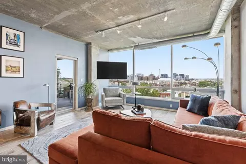 Living - 1200 Steuart St #528, Baltimore, MD 21230 photo 6 of 7
