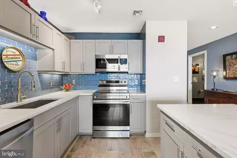 Kitchen - 1200 Steuart St #528, Baltimore, MD 21230 photo 2 of 6