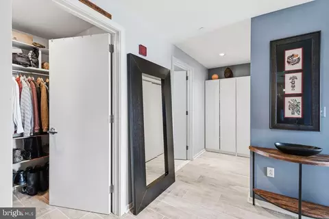 Entry Way - 1200 Steuart St #528, Baltimore, MD 21230 photo 3 of 8