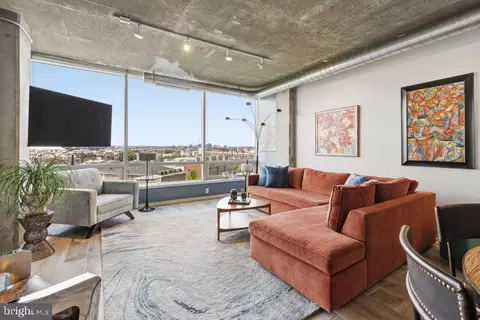 Living - 1200 Steuart St #528, Baltimore, MD 21230 photo 2 of 7