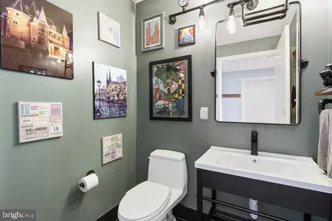 Bath - 1200 Steuart St #528, Baltimore, MD 21230 photo 1 of 4