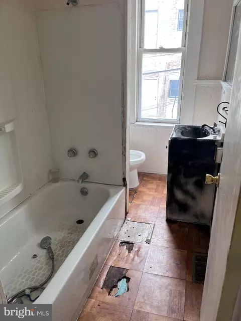 Bath - 1826 Appleton St, Baltimore, MD 21217 photo 3 of 3