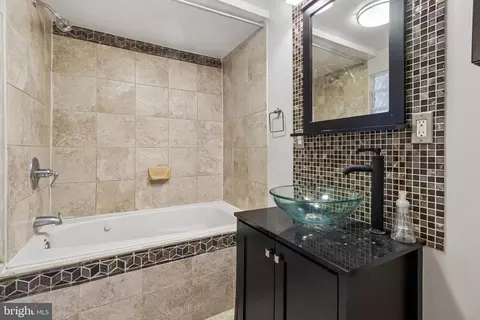 Bath - 40 E Barney St, Baltimore, MD 21230 photo 4 of 4