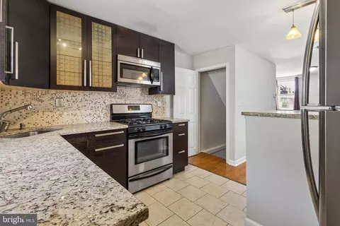 Kitchen - 40 E Barney St, Baltimore, MD 21230 photo 3 of 3