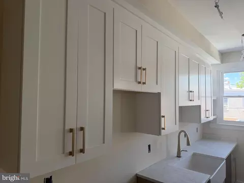 1230 W 37th St, Baltimore, MD 21211
