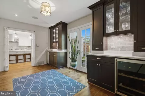 Entry Way - 2 Bellemore Rd, Baltimore, MD 21210 photo 6 of 12