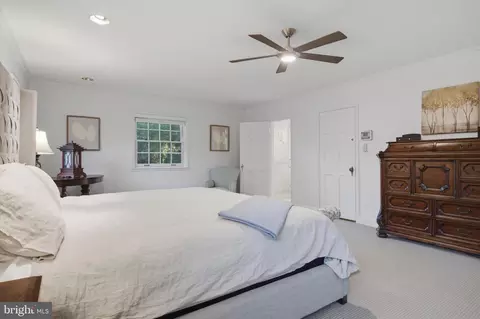 Bedroom - 2 Bellemore Rd, Baltimore, MD 21210 photo 2 of 10