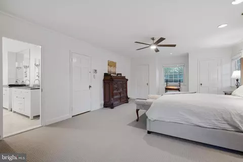 Bedroom - 2 Bellemore Rd, Baltimore, MD 21210 photo 3 of 10