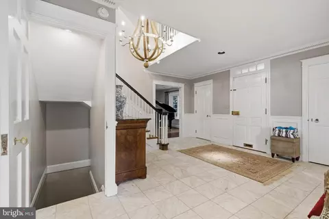 Entry Way - 2 Bellemore Rd, Baltimore, MD 21210 photo 5 of 12