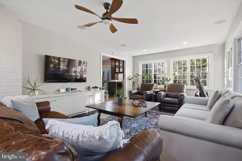Living - 2 Bellemore Rd, Baltimore, MD 21210 photo 4 of 6