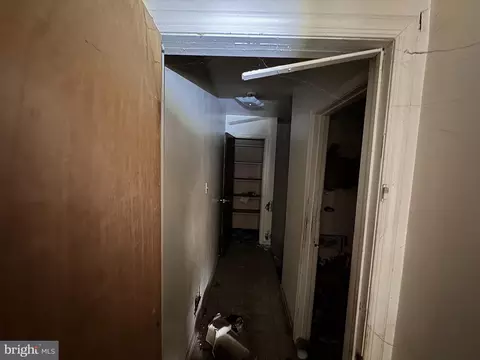 Entry Way - 1722 W Baltimore St, Baltimore, MD 21223 photo 5 of 7