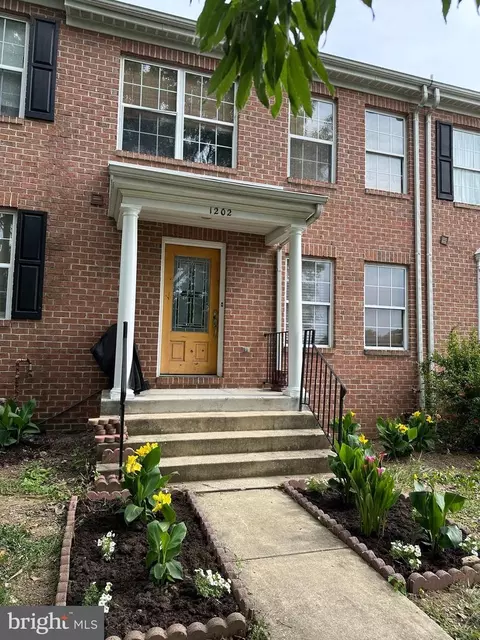 1202 Laurens St, Baltimore, MD 21217