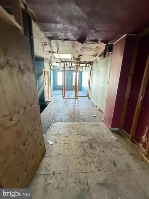 Entry Way - 2529-2531 E Monument St, Baltimore, MD 21205 photo 34 of 36