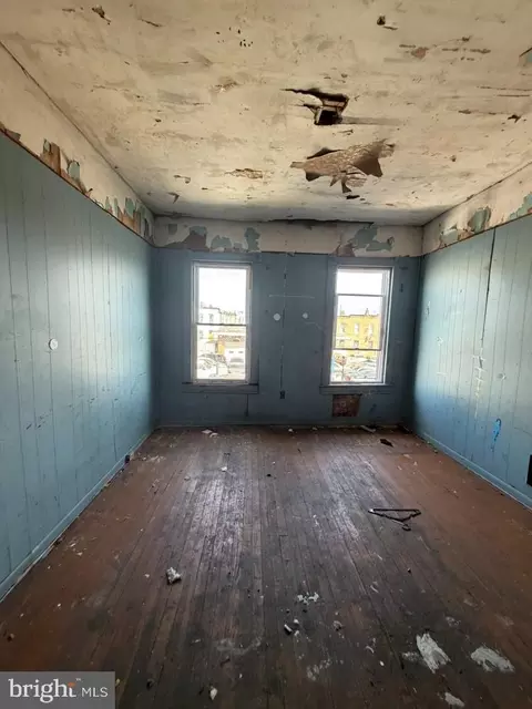 Bedroom - 2529-2531 E Monument St, Baltimore, MD 21205 photo 1 of 1