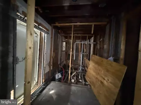 Entry Way - 2529-2531 E Monument St, Baltimore, MD 21205 photo 8 of 36