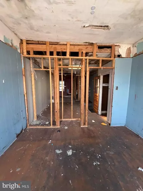 Entry Way - 2529-2531 E Monument St, Baltimore, MD 21205 photo 35 of 36