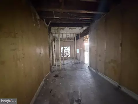 Entry Way - 2529-2531 E Monument St, Baltimore, MD 21205 photo 17 of 36