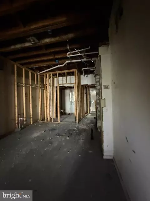 Entry Way - 2529-2531 E Monument St, Baltimore, MD 21205 photo 16 of 36