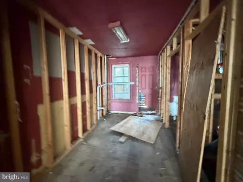 Entry Way - 2529-2531 E Monument St, Baltimore, MD 21205 photo 33 of 36