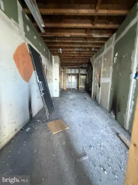 Entry Way - 2529-2531 E Monument St, Baltimore, MD 21205 photo 4 of 36