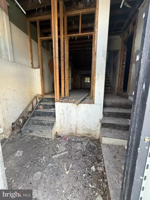 Entry Way - 2529-2531 E Monument St, Baltimore, MD 21205 photo 1 of 36