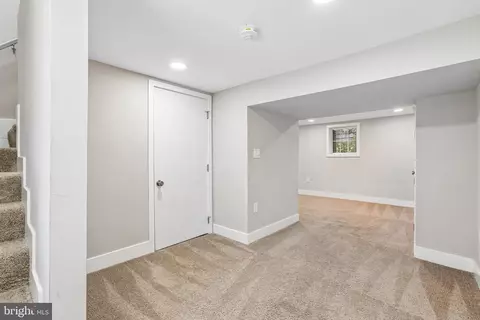 Entry Way - 6204 Everall Ave, Baltimore, MD 21206 photo 3 of 3