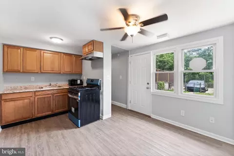 Entry Way - 2941 Mallview Rd, Baltimore, MD 21230 photo 1 of 5