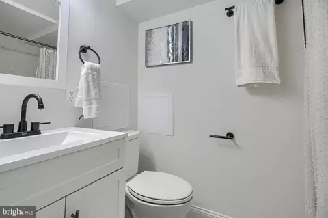 Bath - 1905 Heathfield Rd, Baltimore, MD 21239 photo 9 of 9