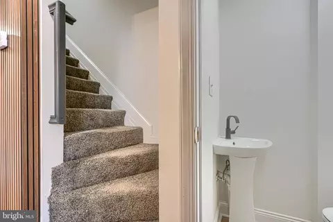 Entry Way - 1905 Heathfield Rd, Baltimore, MD 21239 photo 2 of 5