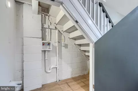 Entry Way - 1905 Heathfield Rd, Baltimore, MD 21239 photo 5 of 5