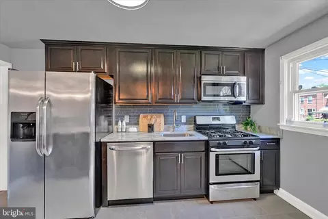 Kitchen - 1127 Wicklow Rd, Baltimore, MD 21229 photo 2 of 3