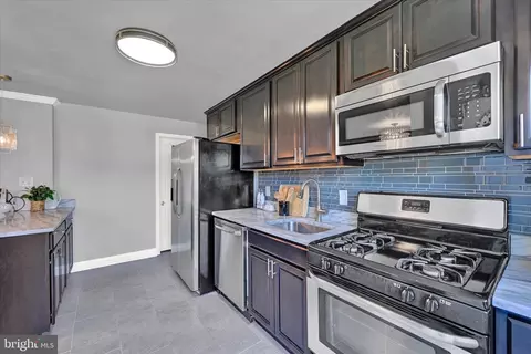 Kitchen - 1127 Wicklow Rd, Baltimore, MD 21229 photo 3 of 3