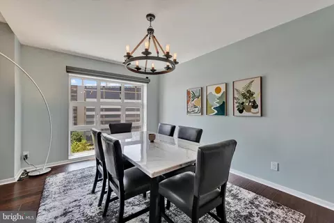 Dining - 250 President St #306, Baltimore, MD 21202 photo 2 of 3