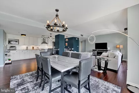 Dining - 250 President St #306, Baltimore, MD 21202 photo 3 of 3