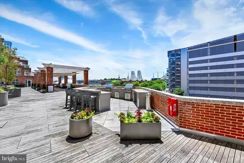 Exterior - 250 President St #306, Baltimore, MD 21202 photo 5 of 5