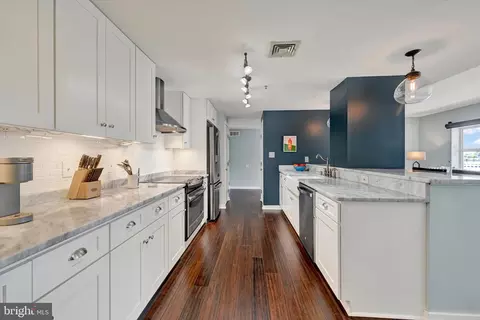 Kitchen - 250 President St #306, Baltimore, MD 21202 photo 4 of 6