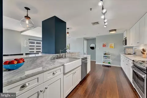 Kitchen - 250 President St #306, Baltimore, MD 21202 photo 6 of 6