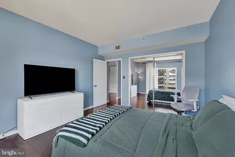 Bedroom - 250 President St #306, Baltimore, MD 21202 photo 2 of 5