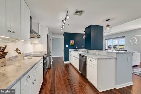 Kitchen - 250 President St #306, Baltimore, MD 21202 photo 5 of 6