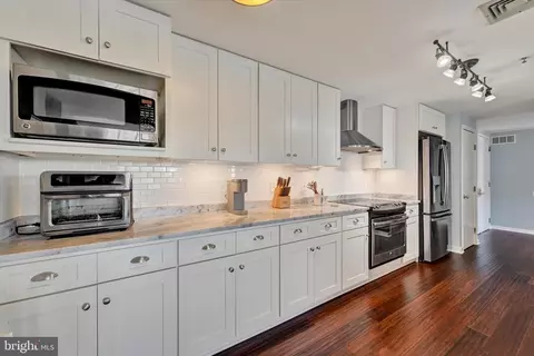Kitchen - 250 President St #306, Baltimore, MD 21202 photo 2 of 6