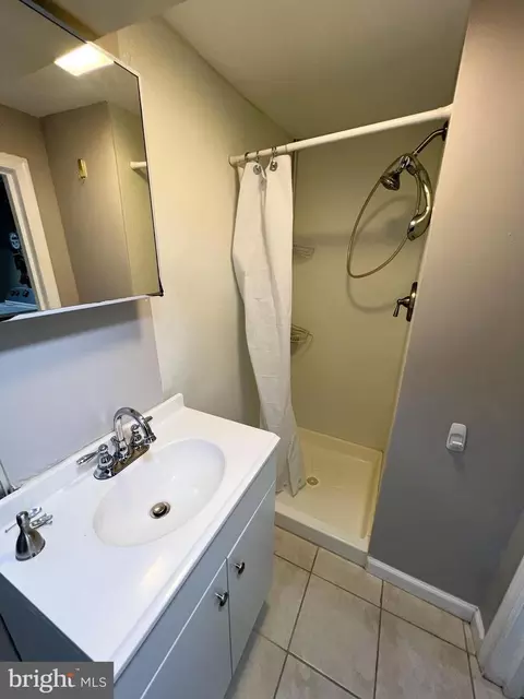 Bath - 3705 Bancroft Rd, Baltimore, MD 21215 photo 6 of 6