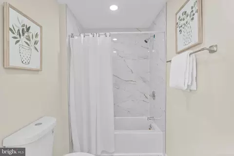 Bath - 3111 Foster Ave, Baltimore, MD 21224 photo 3 of 3