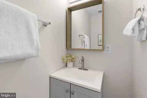 Bath - 3111 Foster Ave, Baltimore, MD 21224 photo 1 of 3