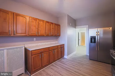 Entry Way - 2117 Park Ave, Baltimore, MD 21217 photo 2 of 3
