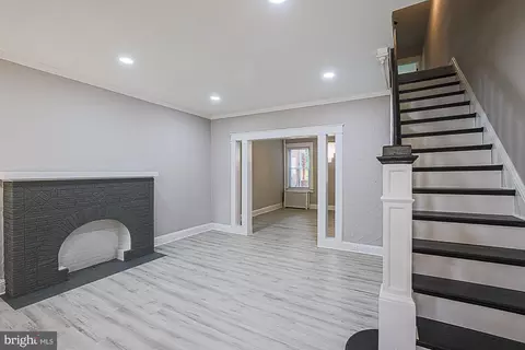 Living - 2117 Park Ave, Baltimore, MD 21217 photo 3 of 7