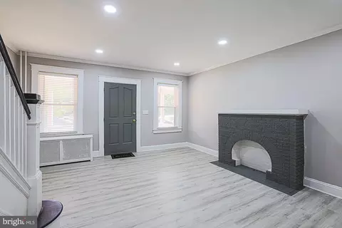 Living - 2117 Park Ave, Baltimore, MD 21217 photo 4 of 7