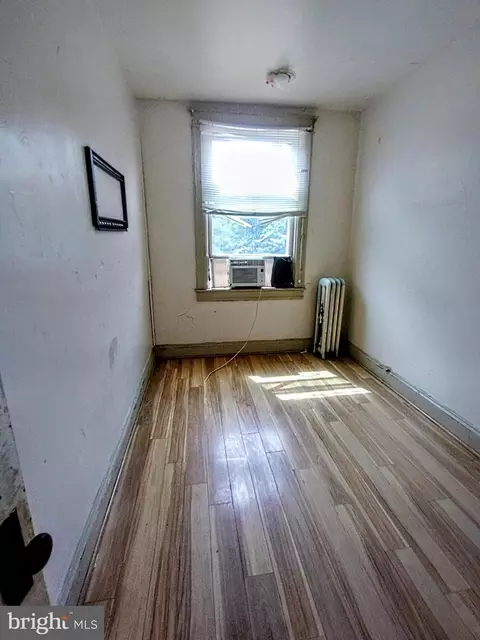 Bedroom - 11 S Wickham Rd, Baltimore, MD 21229 photo 1 of 2