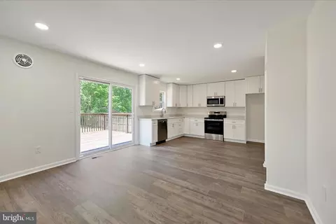 Living - 5516 Ritter Ave, Baltimore, MD 21206 photo 4 of 4