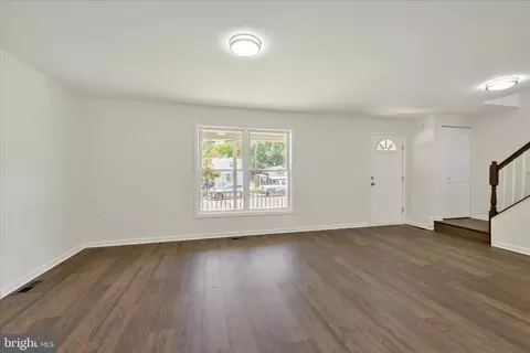 Living - 5516 Ritter Ave, Baltimore, MD 21206 photo 2 of 4